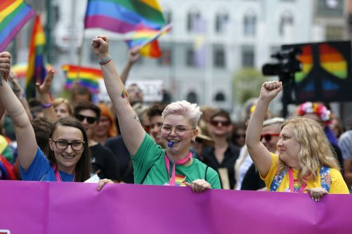 628171_parada-ponosa_share