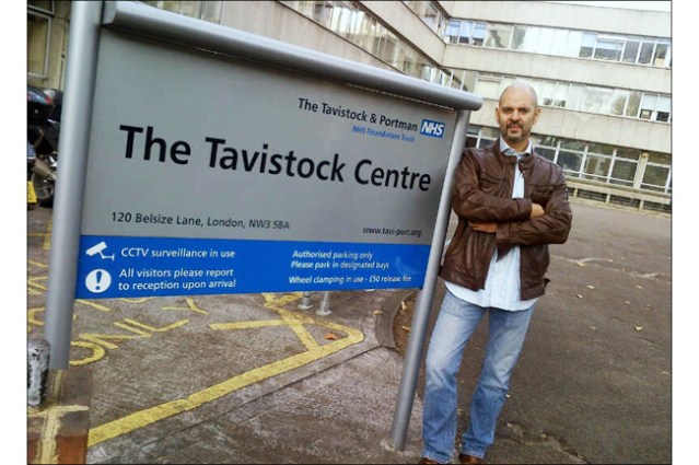 Даниел Естулин