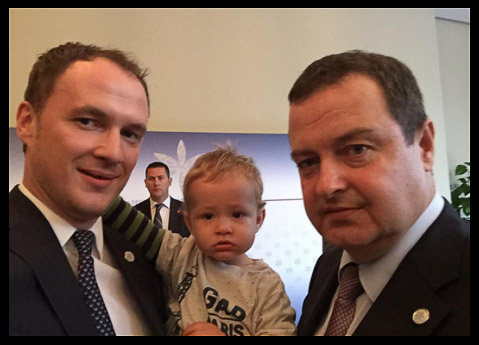 Петрит Сељими са сином и Ивицом Дачићем, можда "оцем нације" шиптарских сепаратиста?