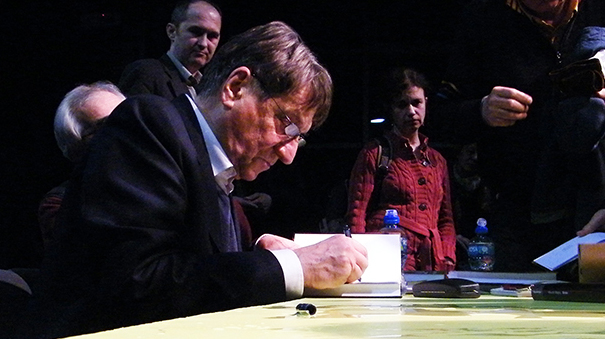 КЛАУДИО МАГРИС ПОТПИСУЈЕ СВОЈЕ КЊИГЕ