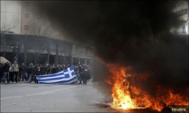 Сукоби, ватра, незадовољни грађани: Све чешћи призор у грчкој престоници