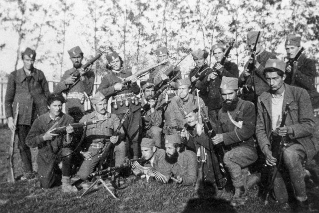 Јединица Јевреја под командом генерала Драже Михаиловића. Фотографија из музеја Јад Вашем