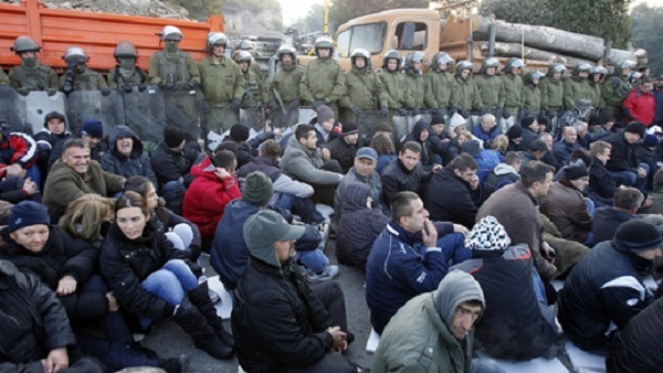 КФОР и БАРИКАДЕ - ЈАГЊЕНИЦА