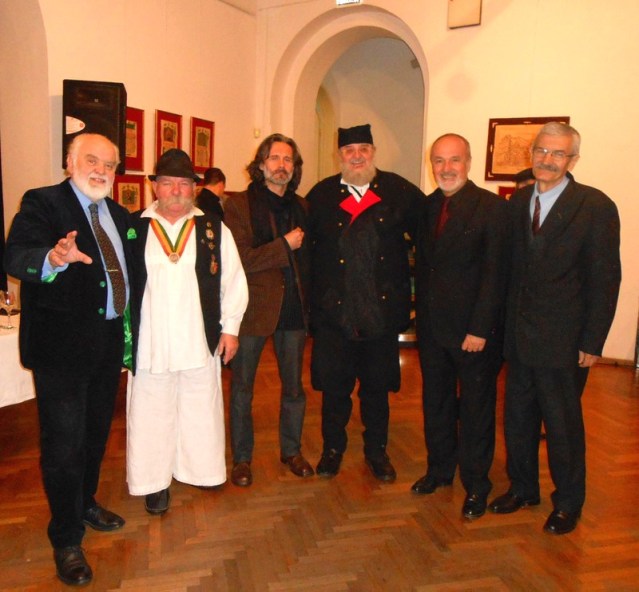 Аутор са сарадницима и пријатељима