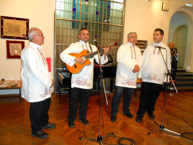 Миша Близанац са групом Љубе је одушевио