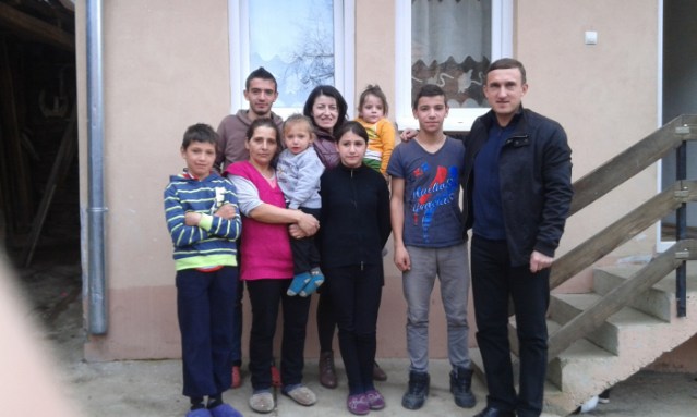 Димитрије Марковић, Покрет Реци не ЕУ (десно) и др. Рада Марковић (позади) са члановима породице Станојковић