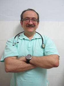 Lekár, prezident Slovenskej lekárskej únie špecialistov. 