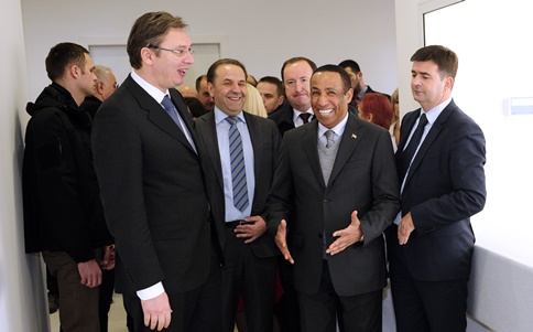Novi Pazar, 24. decembra 2015. - Premijer Srbije Aleksandar Vucic, ministar trgovine Rasim Ljajic i ambasador Ujedinjenih Arapskih Emirata (UAE) Djuma Rasid Sejf Zajed Al Daheri na otvaranju Dijagnostickog centra u Novom Pazaru, jednog od tri objekta, koji su podignuti kao rezultat dobre saradnje grada sa Vladom Republike Srbije i Ujedinjenim Arapskim Emiratima. FOTO TANJUG/ TANJA VALIC/ bk