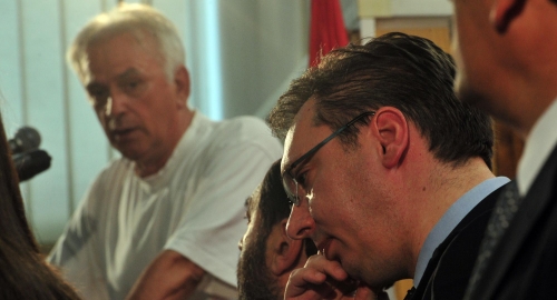 484071-aleksandar-vucic-u-mitrovici-120513-ras-foto-oliver-bunic27