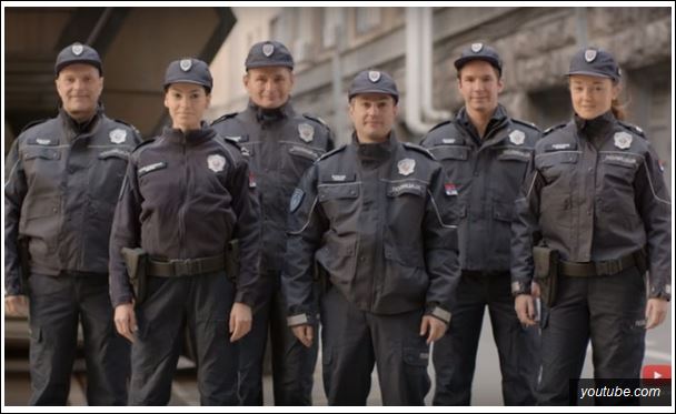 "Ајмо смешак за камеру, потребни су нам гласови..."