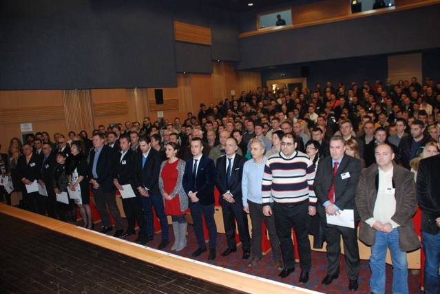 61572_245767935603901_662339092_n