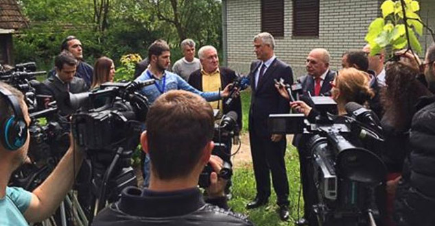 Тачи у задњем делу дворишта код Белошевића у Гораждевцу. / Фото: Радио Гораждевац