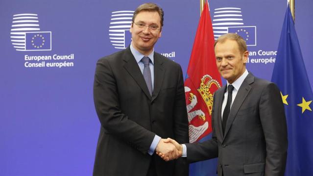 vucic-tusk-EPA-OLIVIER-HOSLET