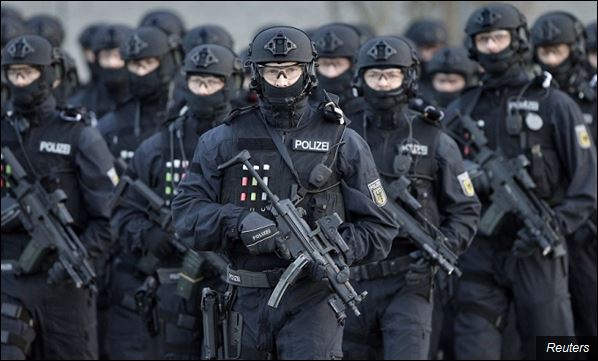 Полицијски живи зид (Фото: Илустрација)