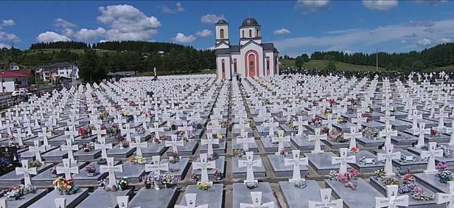 13595484_883459011776643_973179835_n