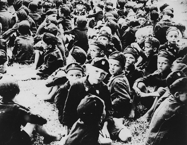 Децу су двојили од мајки и обукли у усташке униформе