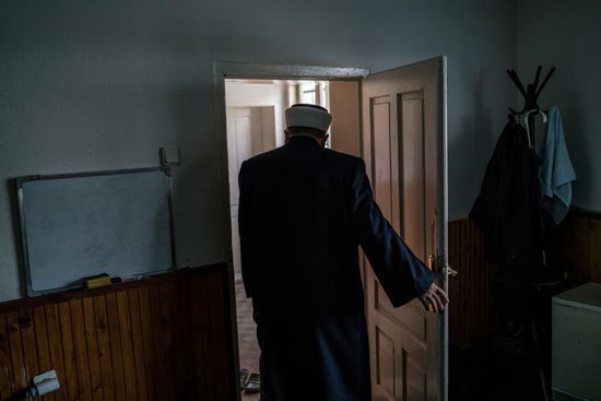 Идриз Биљаљи, подујевски имам (Andrew Testa for The New York Times)