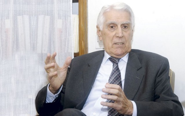 Академик Василије Крестић