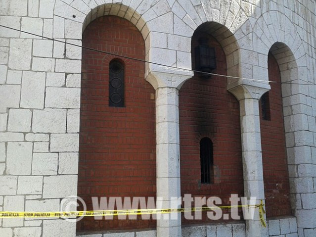 Сарајево: Запаљен дио храма фото: РТРС