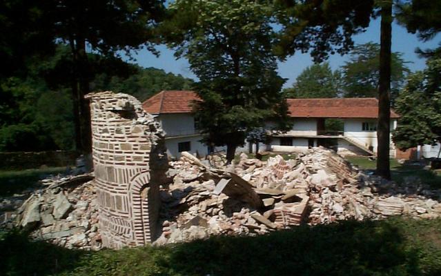 Срушен црква у Мушутишту