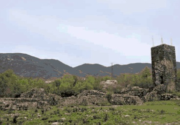 Црква Успења Пресвете Богородице, подигнута 980. године, 10. век. У цркви су били сахрањени кнез Јован Владимир и његова супруга кнегиња Косара – Пречиста Крајинска – Зетска Света Гора –