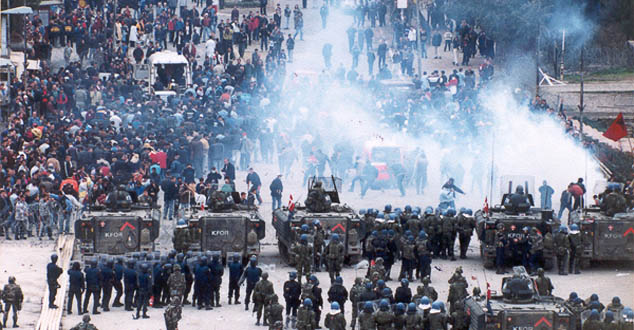 Сукоби на мосту у Косовској Митровици 1999. године 