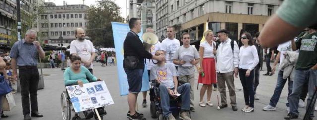 parada-osoba-sa-invaliditetom-zelimo-da-budemo-deo-drustva-840x320