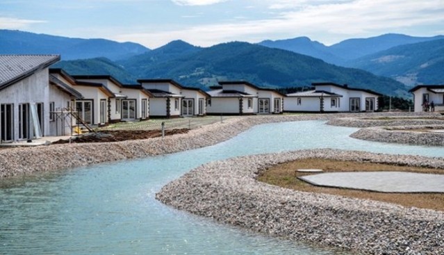 150826062-2_mn-696x400