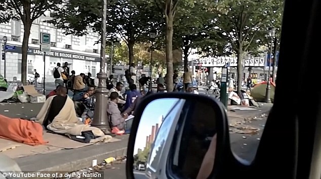 39683b5400000578-0-image-a-91_1476536907824