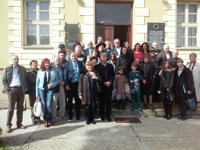 Песници у Горњем Милановцу