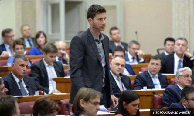 Млади политичар који својим изјавама често шокира регион: Иван Пернар