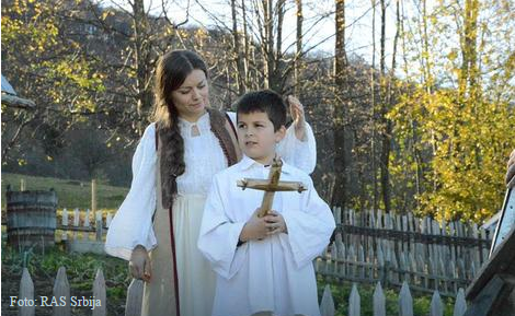 Филм приказује живот граничара кроз историју