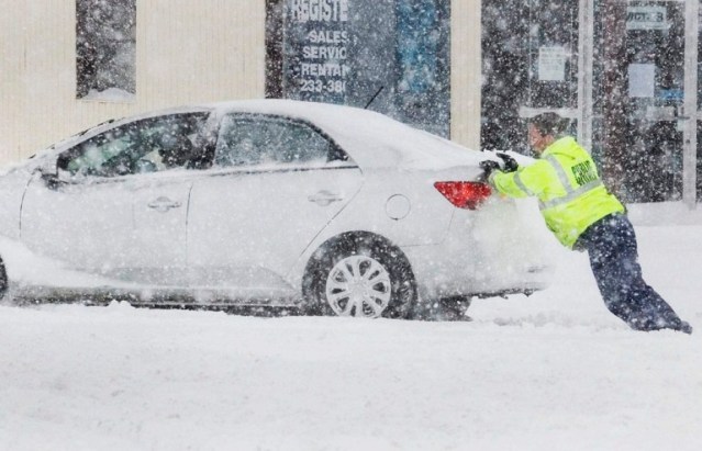 Па пушти ручни бе, златан!
